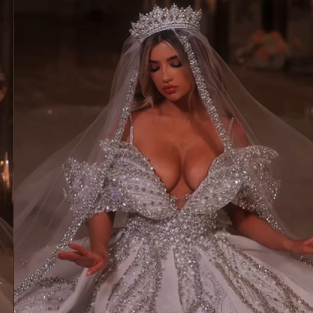 Vjenčanica sa spornim dekolteom