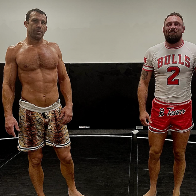 Luke Rockhold (lijevo) i Craig Jones (desno)