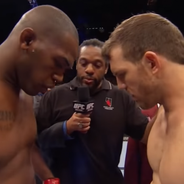 Jon Jones (lijevo) i Ryan Bader (desno)
