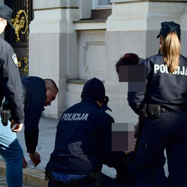 Policijsko postupanje na današnjem prosvjedu na Trgu svetog Marka