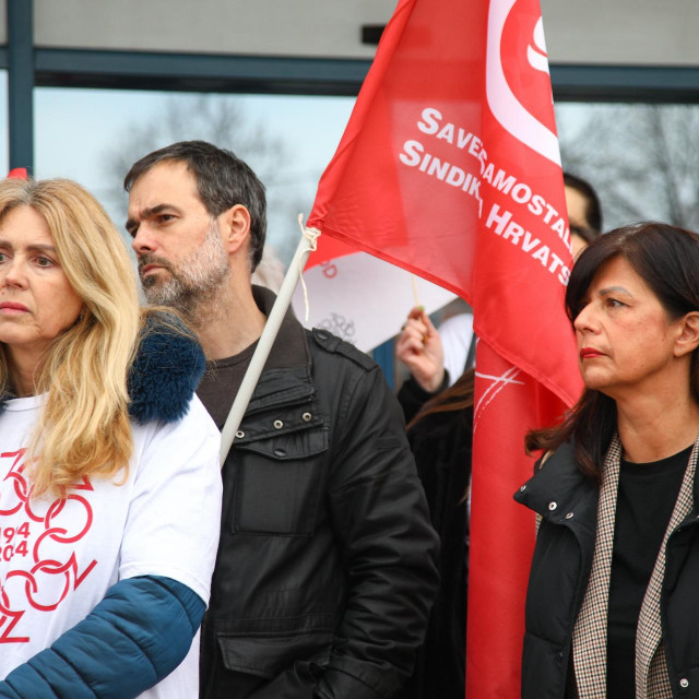 Prvi dan sindikalne akcije ispred zgrade Ministarstva obrazovanja