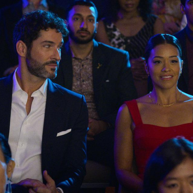 Tom Ellis i Gina Rodriguez u filmu ”Players”