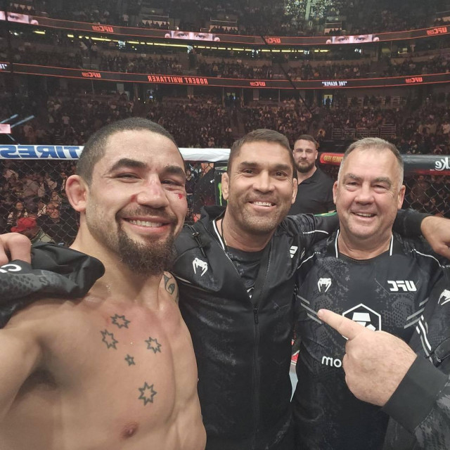 Robert Whittaker (lijevo) i njegov tim
