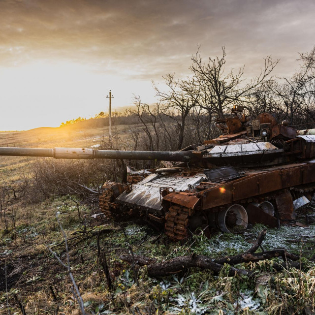 Uništeni ruski tenk u Ukrajini