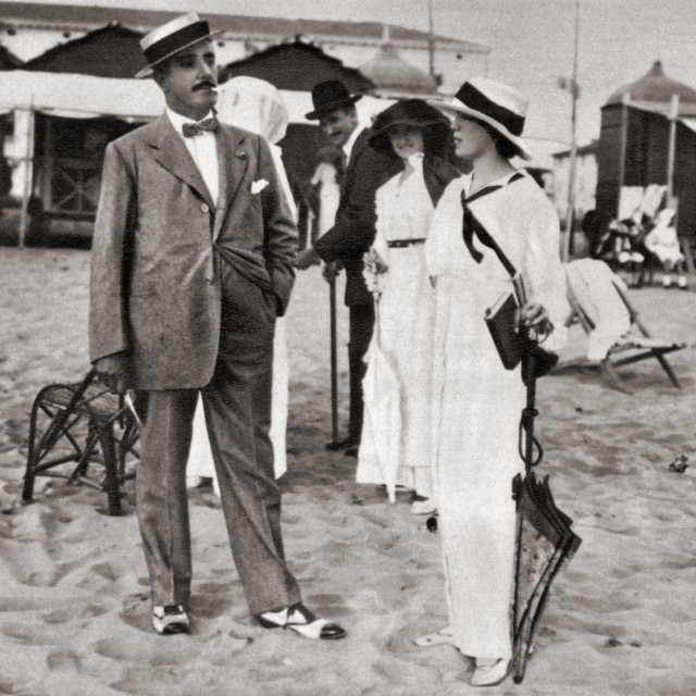 Giacomo Puccini (1858-1924) s prijateljem, Viareggio