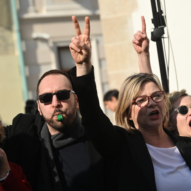 Tomislav Tomašević i Sandra Benčić, prosvjed na Markovu trgu 