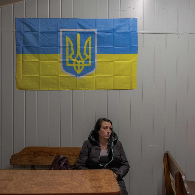 Ukrajinka Viktoria čeka svog 16-godišnjeg nećaka koji je zadržan u internatu u Luhansku