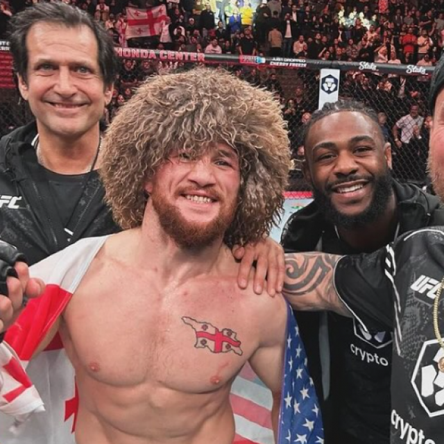 Merab Dvalishvili, Aljamain Sterling i njihovi treneri