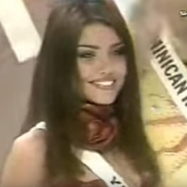 Tijana Stajčić na izboru za Miss Universe 2001.