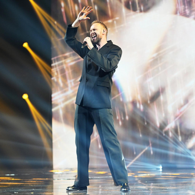 Saša Lozar