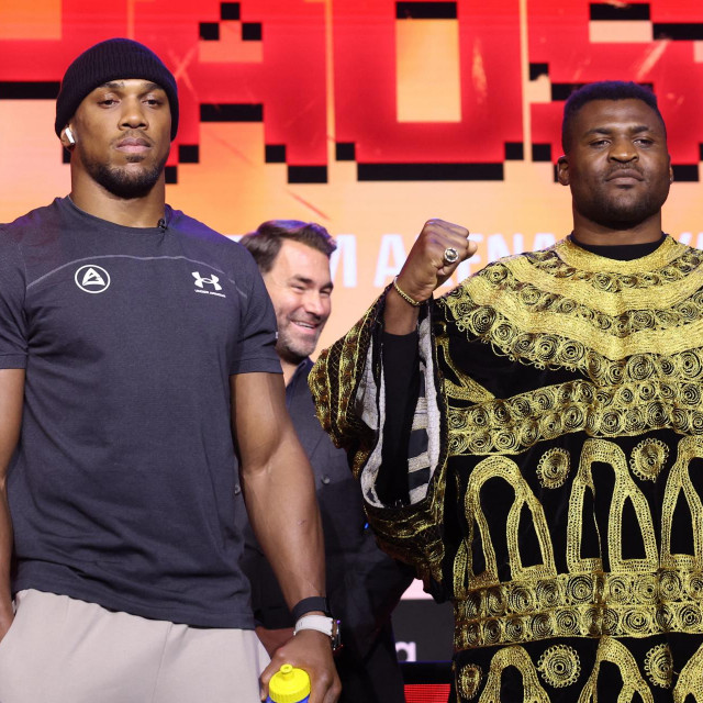 Anthony Joshua i Francis Ngannou