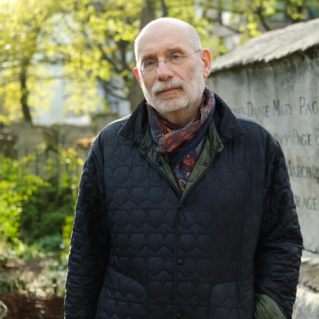 Nedavno su mu u izdanju V.B.Z-a izašli romani ‘Pelagija i bijeli buldog‘ i ‘Pelagija i crni monah‘.