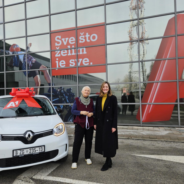 dobitnica Ksenija Marić i Andreja Dobra, rukovoditeljica za ESG, radno okruženje i mobilnost A1 Hrvatska