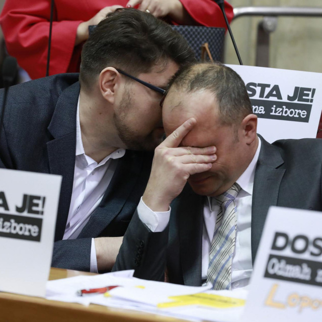 Pustilo ih se da kunjaju u uvjerenju kako ne moraju činiti ništa jer će njihov prostor ionako u odsudnom trenutku zapuniti graja lijevog aktivizma