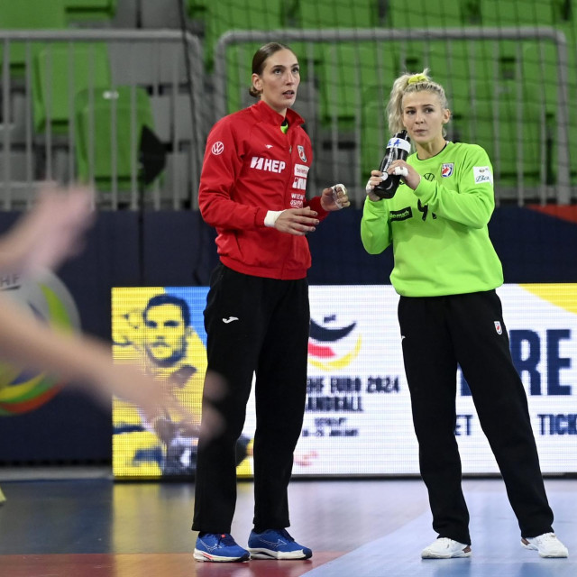 Ivana Kapitanović, Tea Pijević