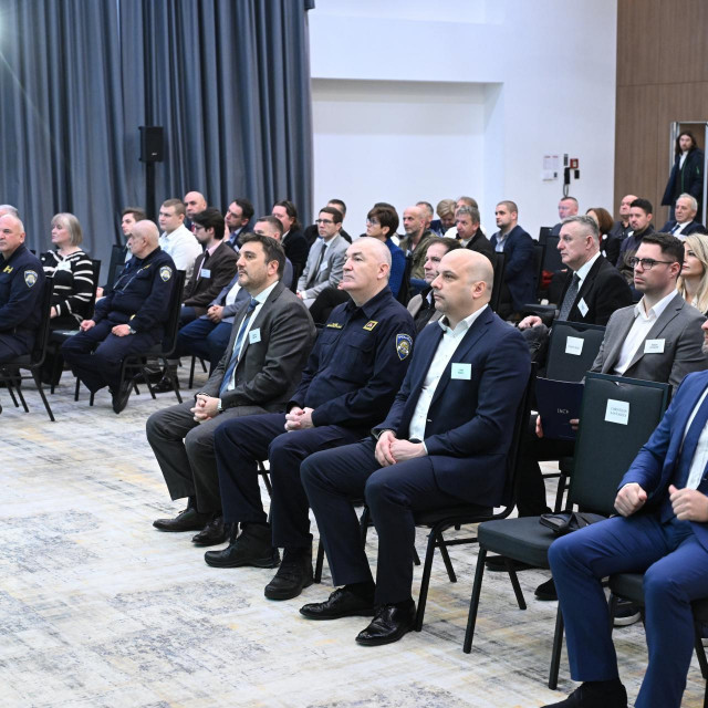 Konferencija Jutarnjeg lista Sigurnost cestovnog prometa 2024. - Zelena tranzicija prometnog sustava Hrvatske i EU.
Na fotografiji: Goran Ogurlić, Nikola Milina, Luka Balen, Kristijan Oslić