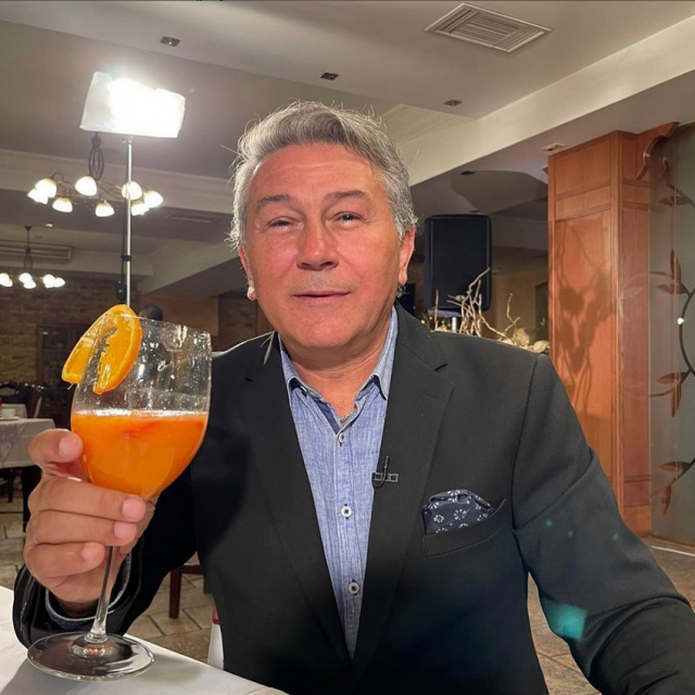 Pjevač Halid Muslimović