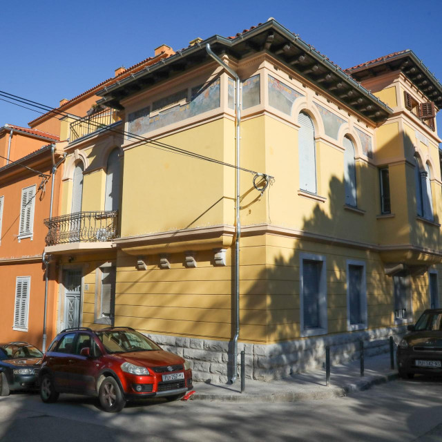 Obnovljena fasada na Villi Dora 