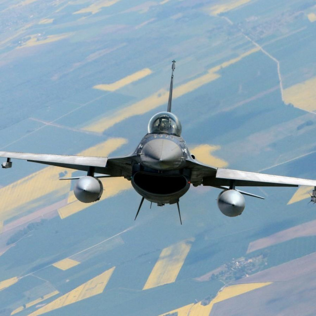 Borbeni avion F-16 Zračnih snaga Rumunjske