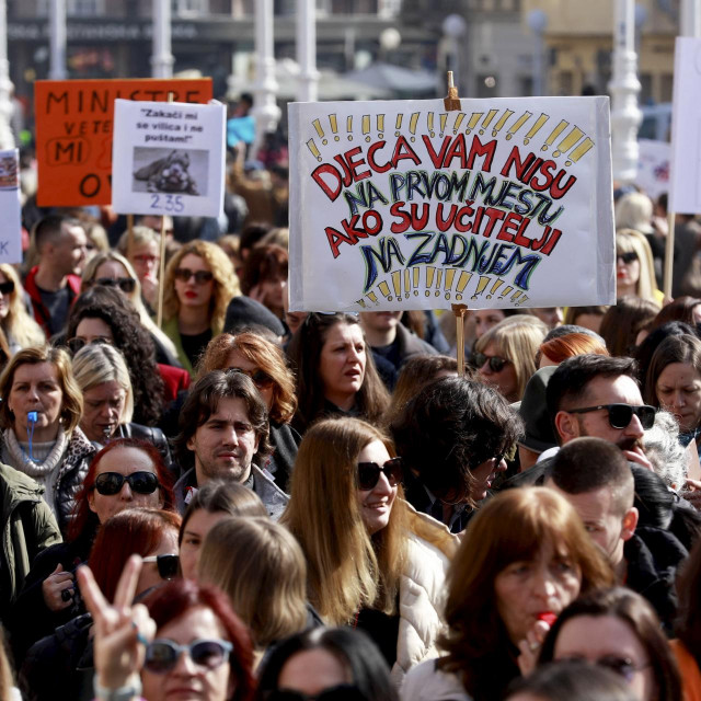 Europski trg. Prosvjed pod nazivom Mijenjate koeficijente u organizaciji Sindikata Preporod