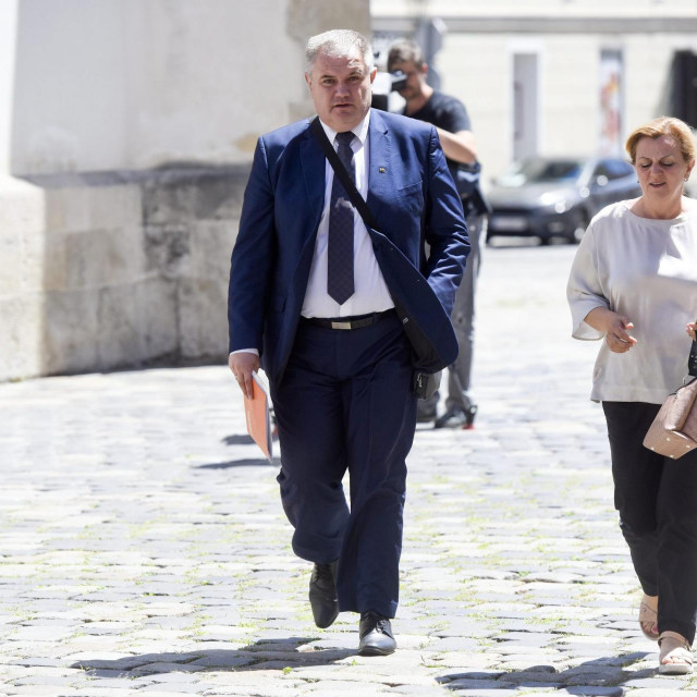 Robert jankovics, Ermina Lekaj Prljaskaj