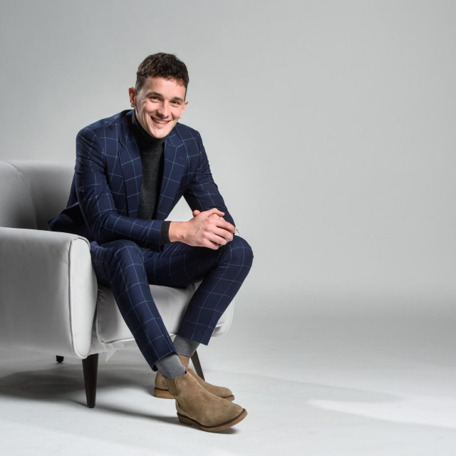 U slobodno vrijeme voli igrati PlayStation, nogomet i družiti se s prijateljima