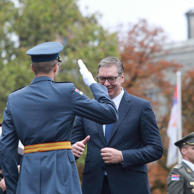 Aleksandar Vučić i srpska vojska