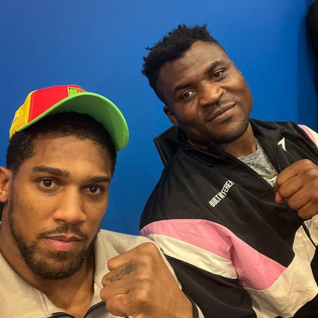 Anthony Joshua i Francis Ngannou