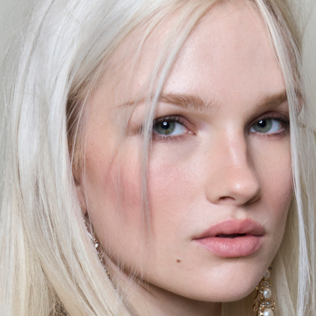 Dewy blush rumenilo