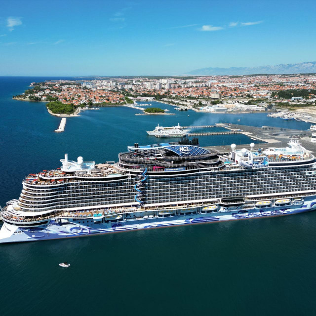 Norveški kruzer Viva u zadarskoj Gaženici 