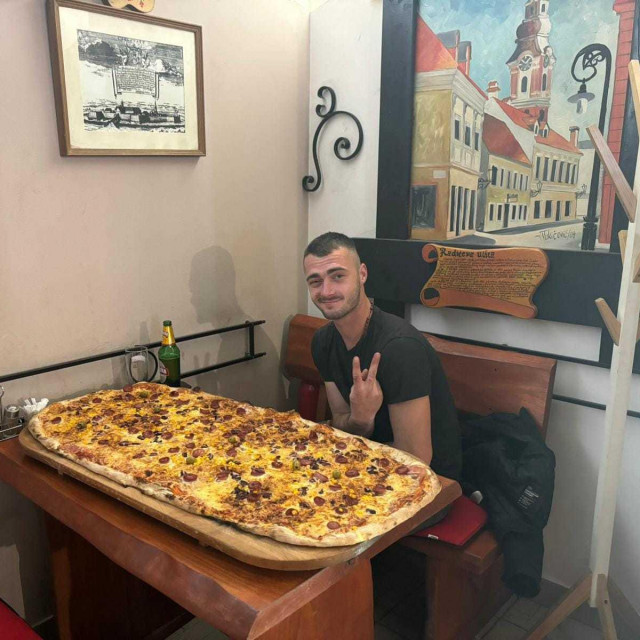 Natjecanje u jedenju pizze