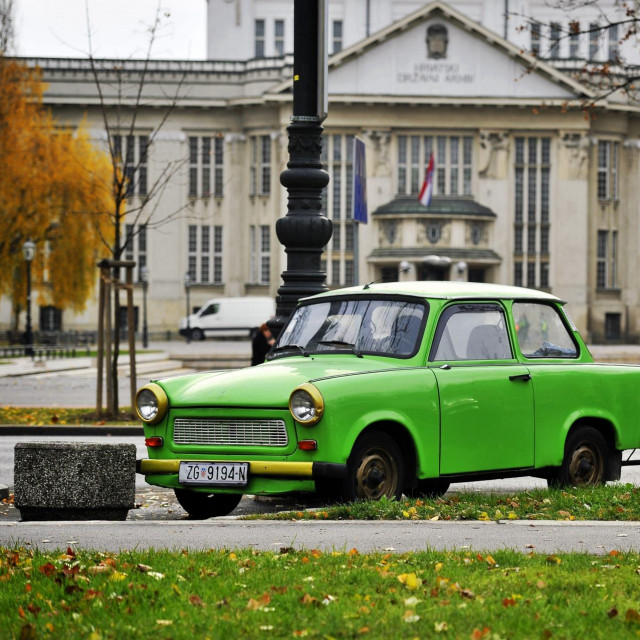Zeleni trabant snimljenu Zagrebu