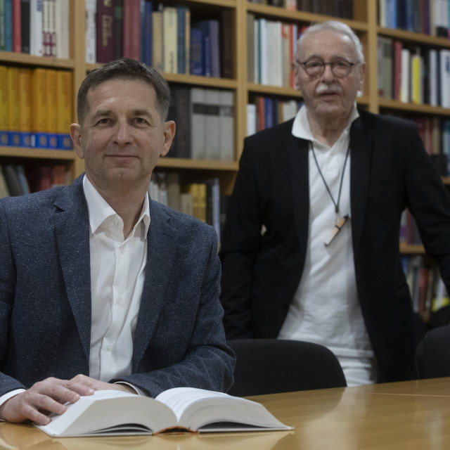 Željko Jozić, ravnatelj Instituta hrvatskog jezika i jezikoslovlja i Dobroslav Silobrčić: ‘Najmanje razumljiv dijalekt kod nas nije na Hvaru ni Visu već u jednoj zagorskoj općini‘