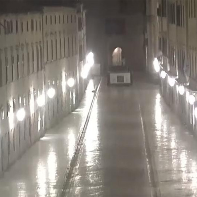 Stradun za vrijeme potresa