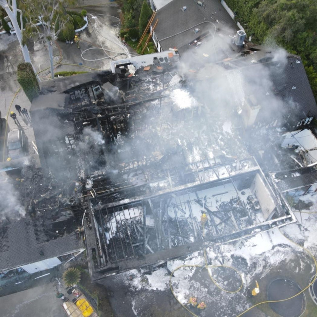 Požar u vili Care Delevingne