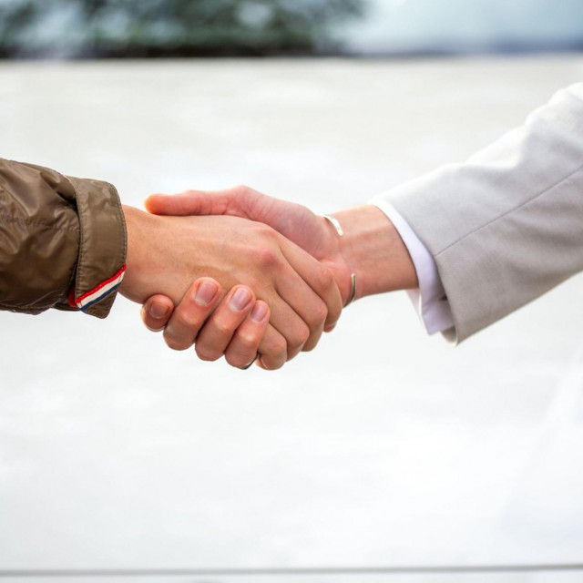 Kupovina automobila (ilustracija)