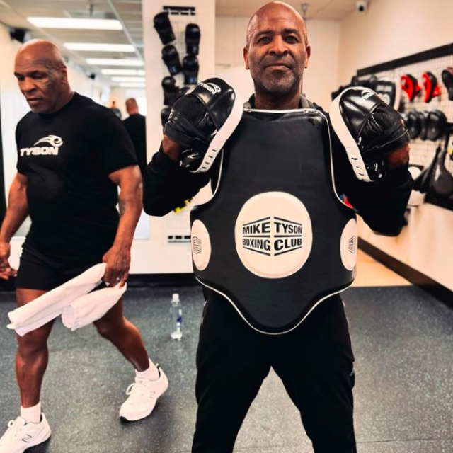 Mike Tyson (lijevo) i Rafael Cordeiro (desno)