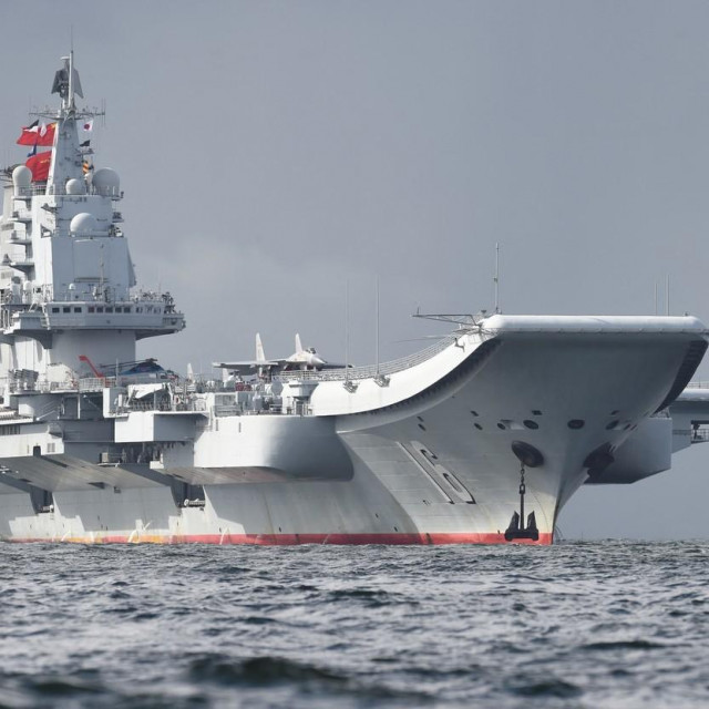 Kineski nosač aviona Liaoning