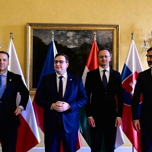 Skup Višegradske skupine u Pragu - Radoslaw Sikorski, Jan Lipavsky, Peter Szijjarto i Juraj Blanar