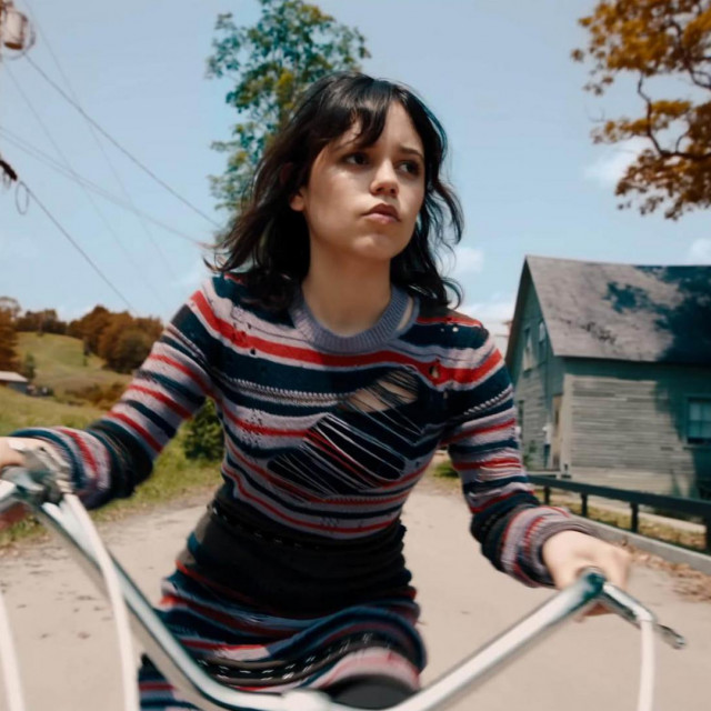 Od novih lica u nastavku filma pojavit će se američka glumica Jenna Ortega, inače najpoznatija po ulozi u Netflixovoj seriji ”Wednesday”