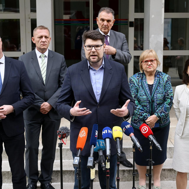 Ivica Puljak, Kreso Beljak, Radimir Čačić, Peđa Grbin, Anka Mrak Taritaš, Dalija Orešković