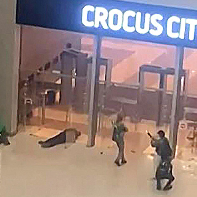 Snimka s ulaza u dvoranu Crocus u Krasnogorsku blizu Moskve.

 

 