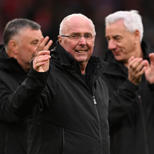 Sven-Goran Eriksson (u sredini)