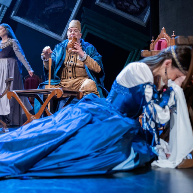 U potrazi za Cvijetom Zuzorić