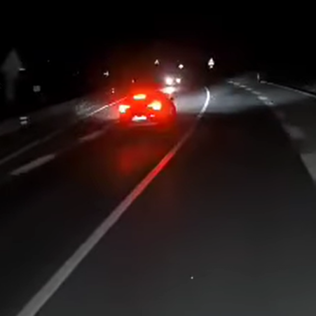 Frontalni sudar izbjegnut je u posljednjem trenutku