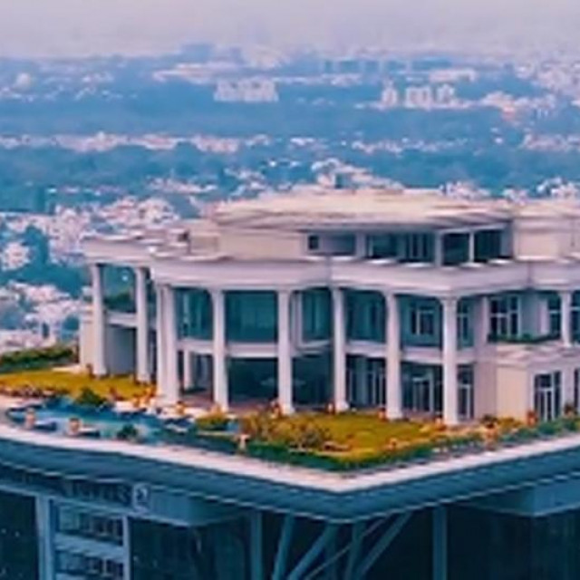 Vila na vrhu nebodera