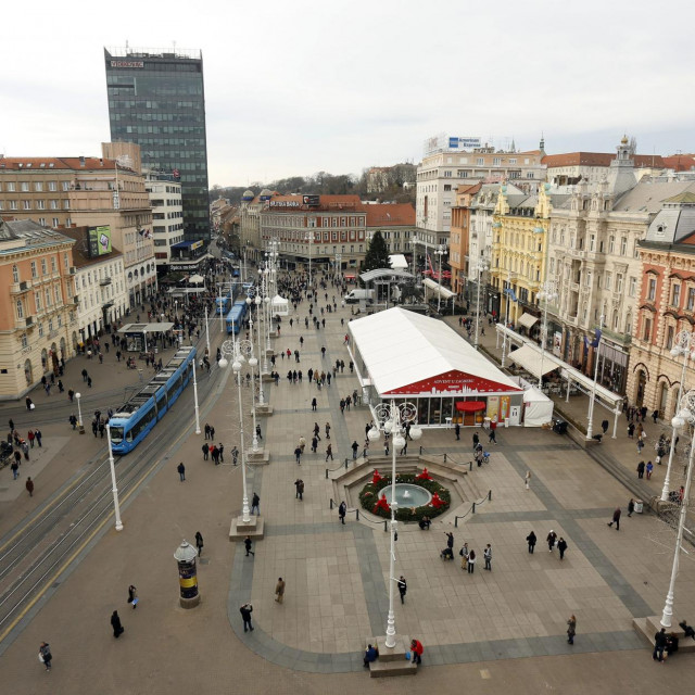 Trg bana Jelačića, panorama 