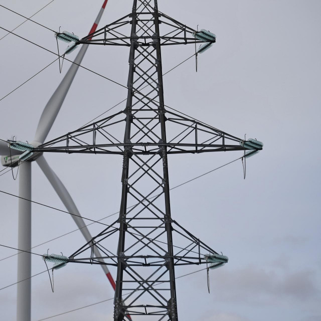 Vjetroelektrane i dalekovodi na podrucju Zelova u Cetinskoj krajini