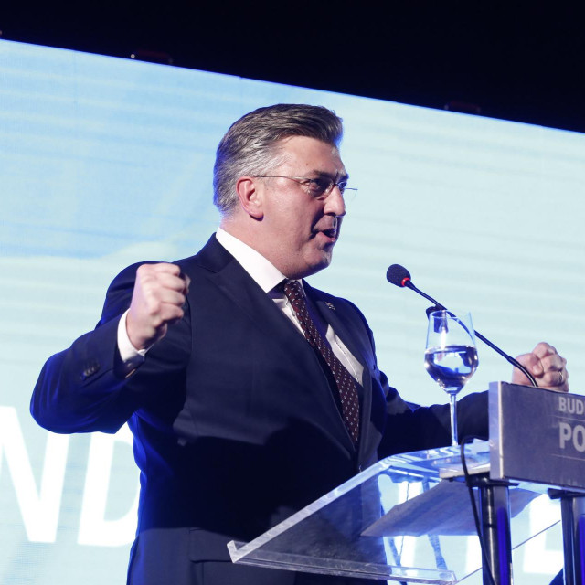 Andrej Plenković tijekom skupa HDZ-a u Osijeku