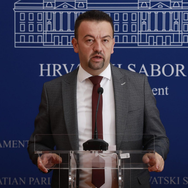 Marijan Pavliček